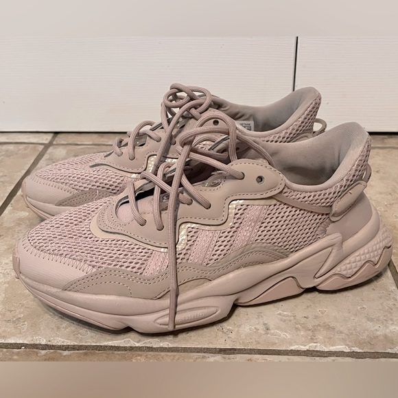 EUC Adidas Ozweego Sneakers Men 6 Women 7.5 ice purple - Picture 8 of 11